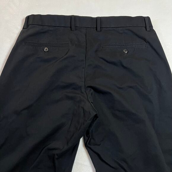 Gap Men's Relaxed Straight Leg Chino Pants Size 33 x 32 Minimalist Career Casual - Picture 6 of 11